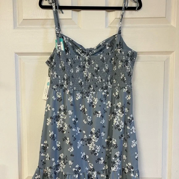 Nine Britton Blue Floral Dress with White and Black Details - Picture 4 of 5